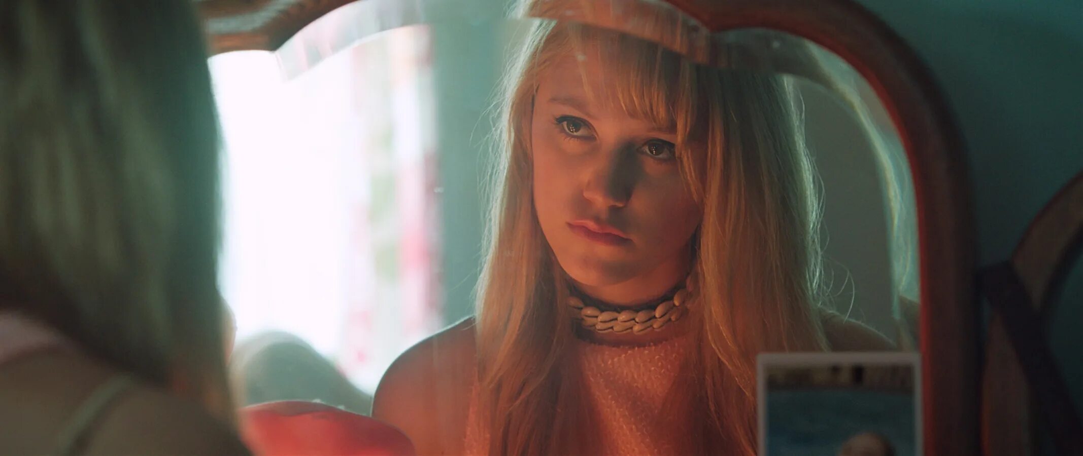 Оно it follows 2014. Оно следует за тобой фильм 2014. оно фильм 2014 майка монро.
