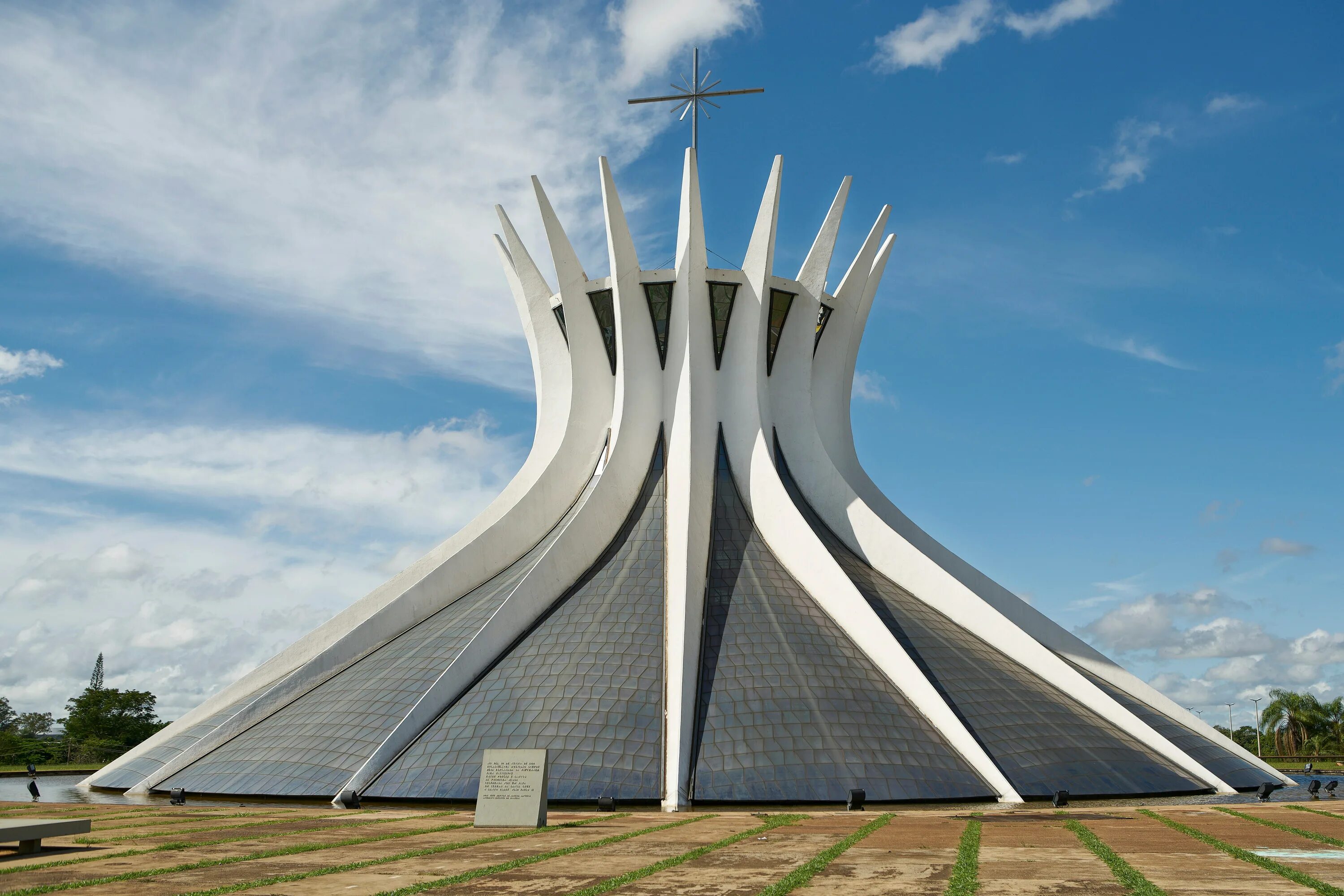 Оскар Нимейер архитектура. Музей дом принцессы Бразилиа. World famous building