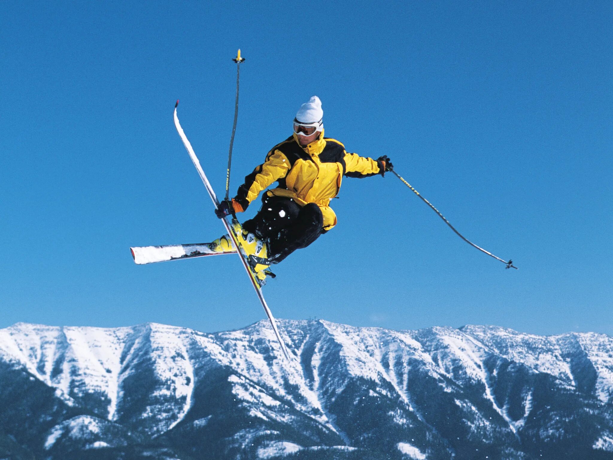 Фристайл скиинг. Горнолыжный спорт. Фристайл на лыжах. Лыжи спорт. Фото skiing