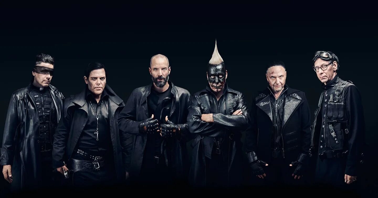 Rammstein ist. Группа рамштайн 2023. Тилль рамштайн 2023. Концерт рамштайн 2023. Rammstein концерты 2023.