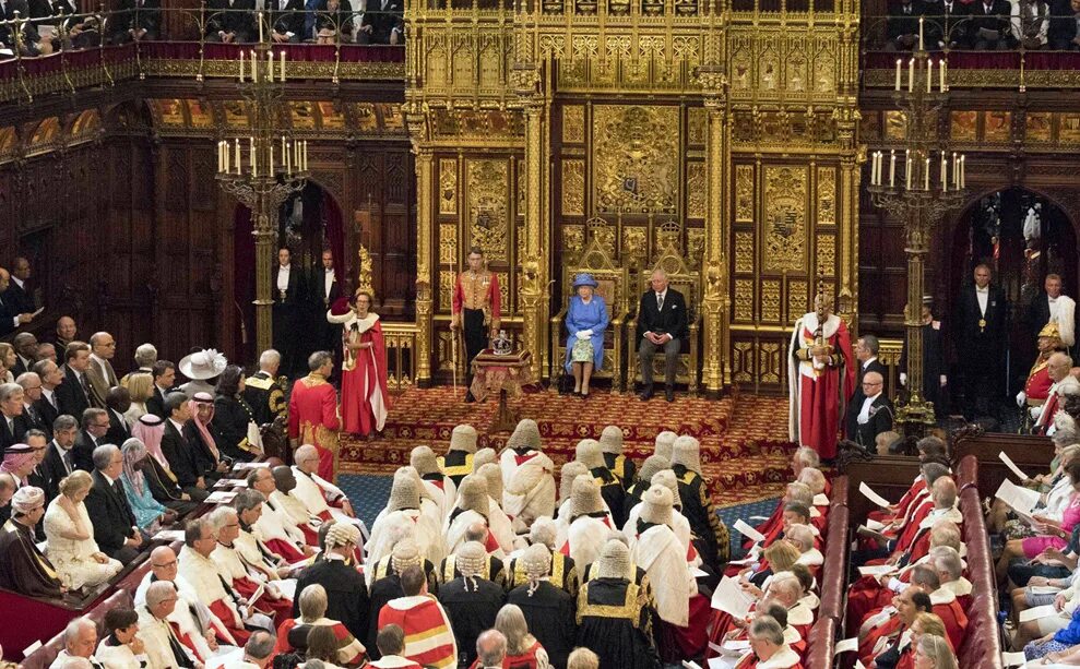Органы ограничивающие власть монарха. Монарх и парламент в Англии. Парламент Британии Королева. The State Opening of Parliament. The House of Lords Великобритании in uk.