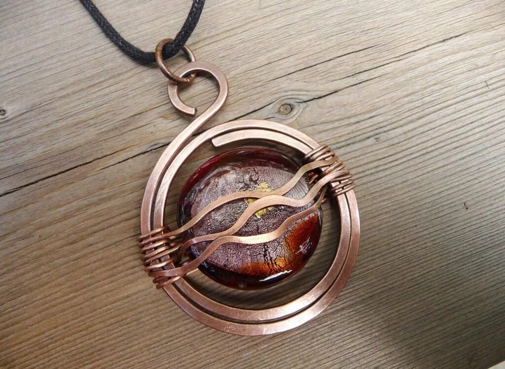 Кулон из медной проволоки. Wire wrap кулон. подвеска из медной проволоки. украшения из серебряной проволоки.