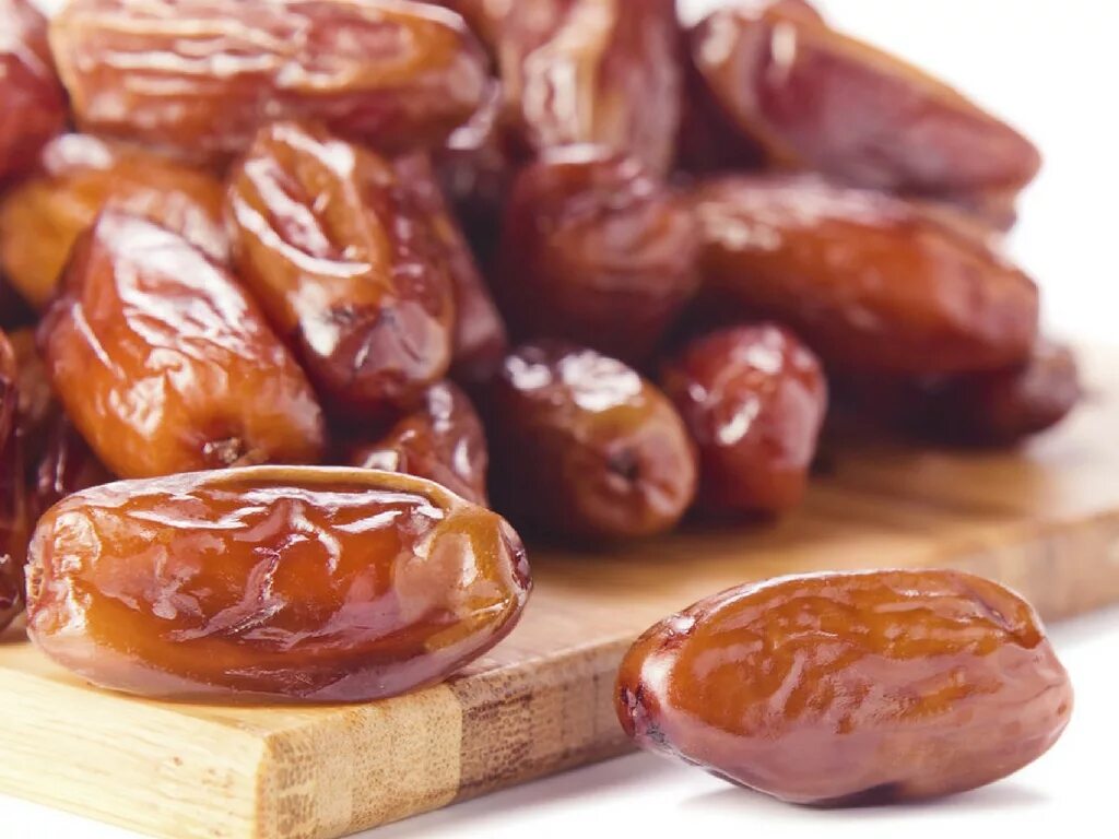 Dates picture. Финики Захеди. Финики Иран. Финики Tamrah. Финики мамбрум.