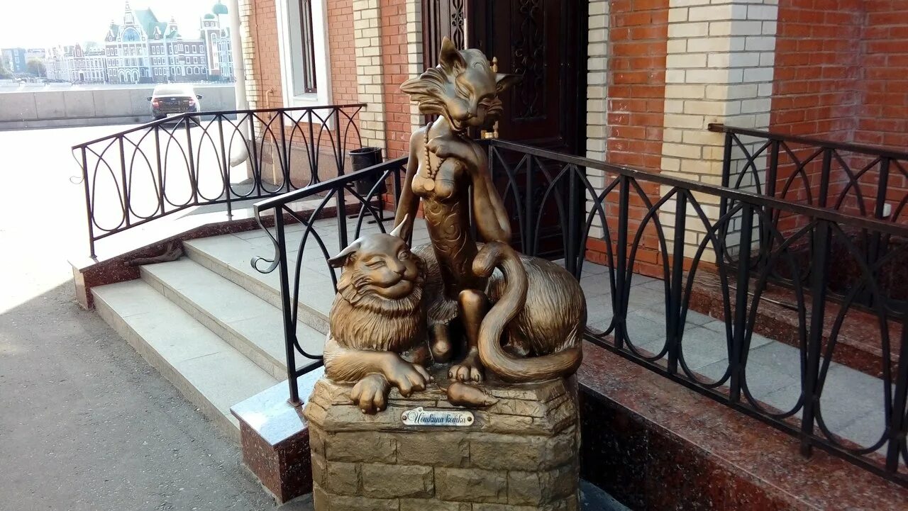 Йошкин кот в йошкар-оле. Музей йошкина кота йошкар ола. Йошкар-ола йошкин кот. Йошкар-ола йошкин кот памятник. Музей йошкина кота йошкар ола.