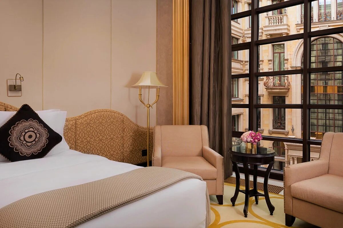 The st regis 5. Гостиница St Regis Москва Никольская. Отель сент Реджис Никольская. Никольская 12 отель St.Regis. Реджис Москва Никольская отель.