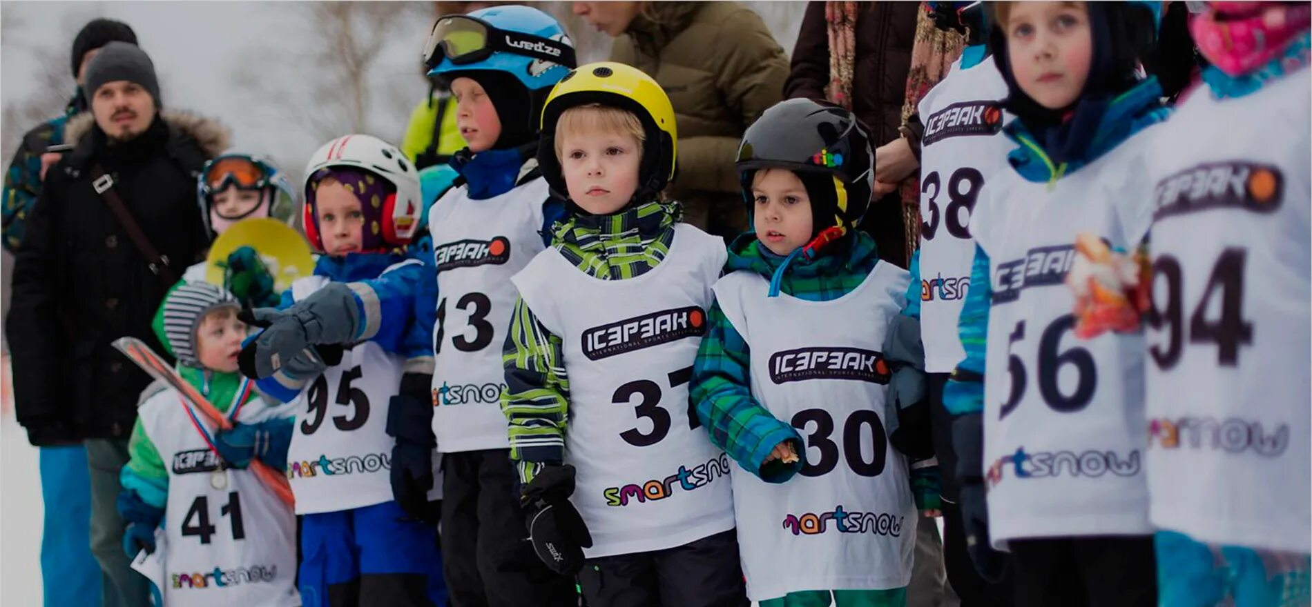 Горнолыжная школа крылатское. Занятия с инструктором по горным лыжам сорочаны. Горнолыжная база цска крылатские холмы. Инструктор лыжной базы. Инструктор по горным лыжам крылатское.