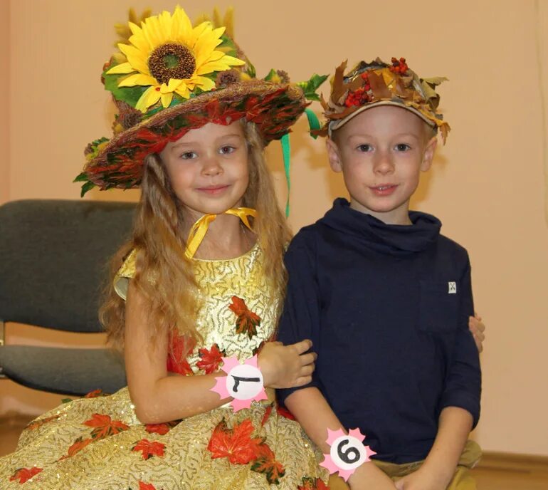осенняя шляпка в детский сад. конкурс шляп в детском саду. головные уборы детям в сад. осенняя шляпа в детский сад. головные уборы детям в сад.