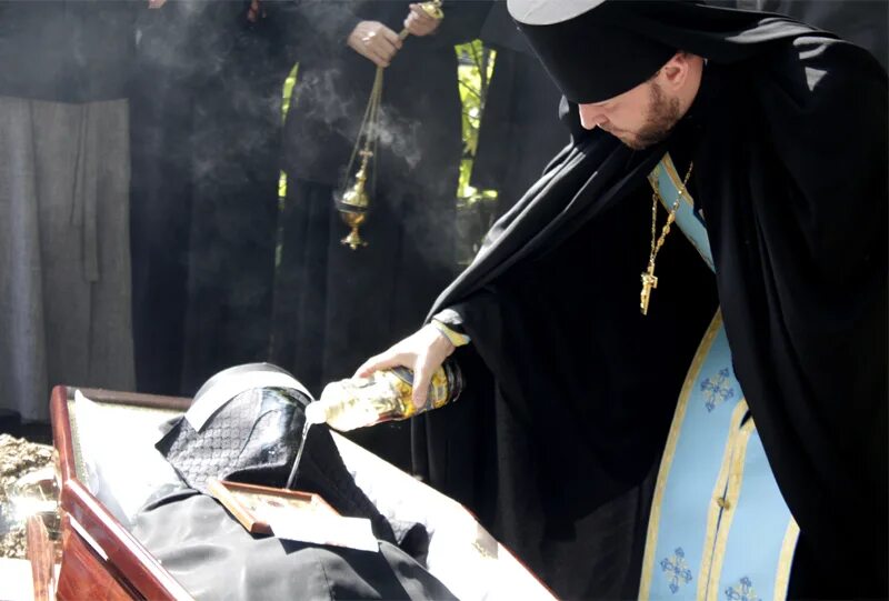 псково-печерский монастырь пещеры. отпевание монахов. афон – удел богородицы. отпевание погибших насельников святогорской лавры.