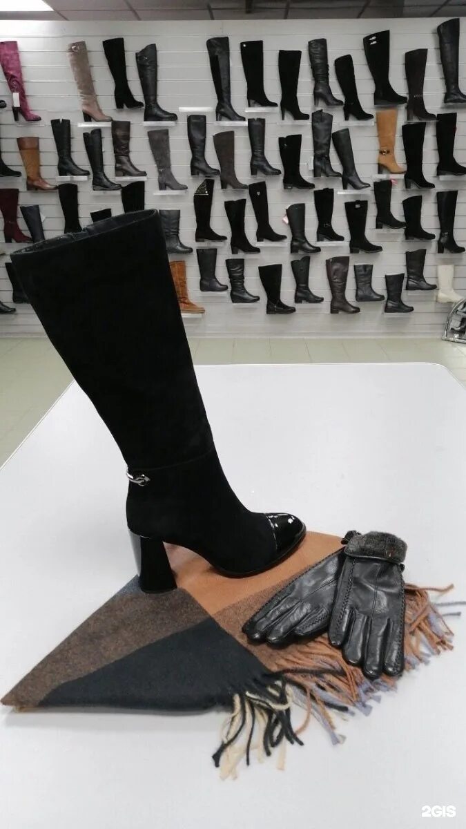 Магазин рамила в ульяновске каталог обуви. Магазин ульяновского кожкомбината. Работа ульяновск обувь. Обувь с пампушками. Самая дешевая обувь.