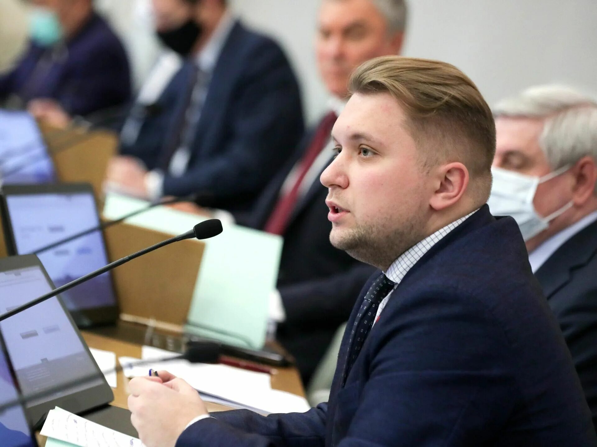 Вице спикер думы. Вице-спикер госдумы борис чернышов. чернышов вице спикер. заместитель председателя государственной думы рф борис чернышов. вице-спикер госдумы от лдпр борис чернышов.