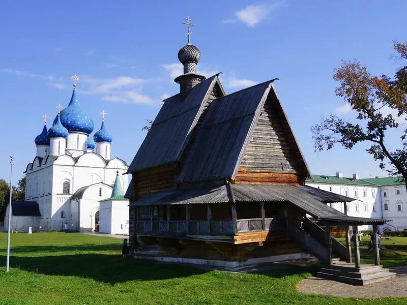 Достопримечательности суздаля фото с названиями. Суздаль Жемчужина древнерусского зодчества. Суздаль обзорная экскурсия. Суздальский Кремль. Суздаль город музей.