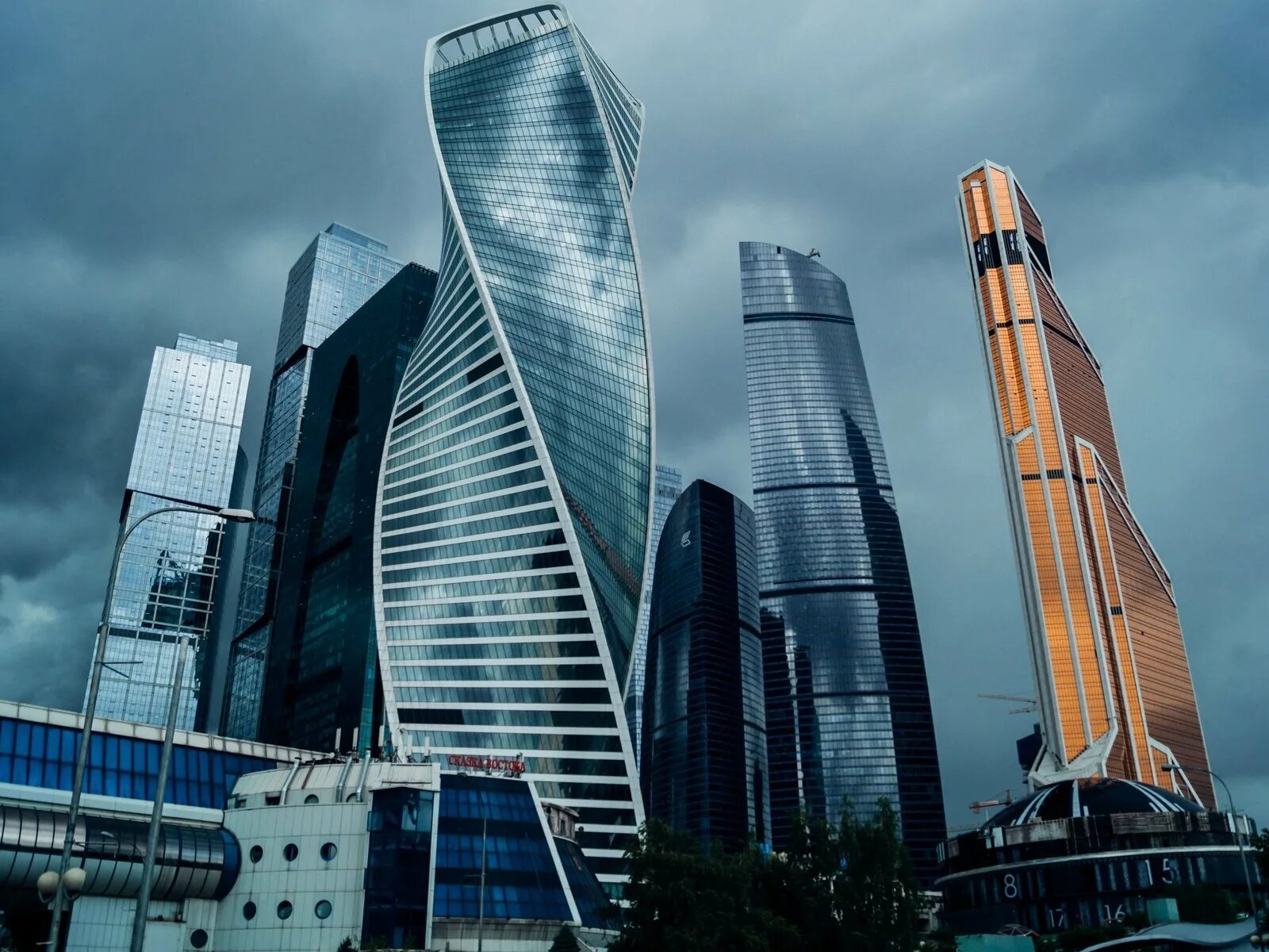 Architecture russia. Здания Москоу Сити. Небоскребы Москва Сити. Высотки Москва Сити. Архитектура Москоу Сити.