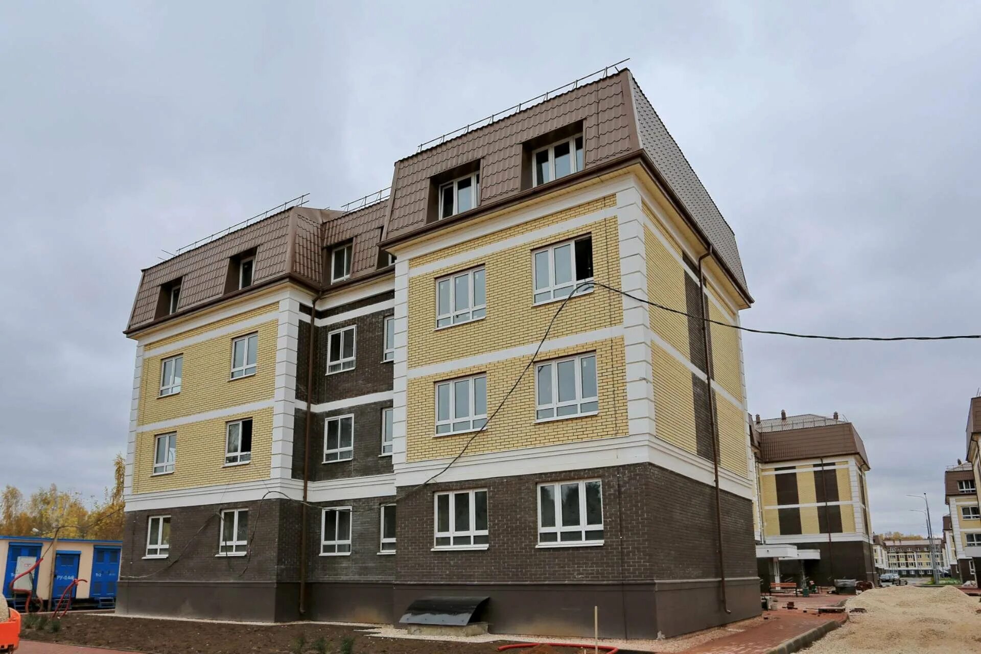 Жк зеленый театр краснодар ход строительства. Панельные новостройки. Курган 6 микрорайон дом 13. Жк театральный парк. Жк театральный курган.