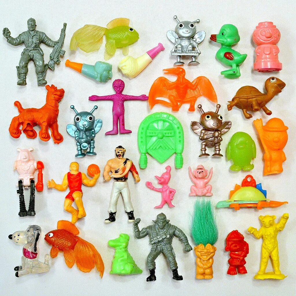 Игрушки из пластмассы. Игрушки монстры пластиковые. Мини игрушки из пластмассы. Мини игрушка пластмасса. Коллекция игрушек купить