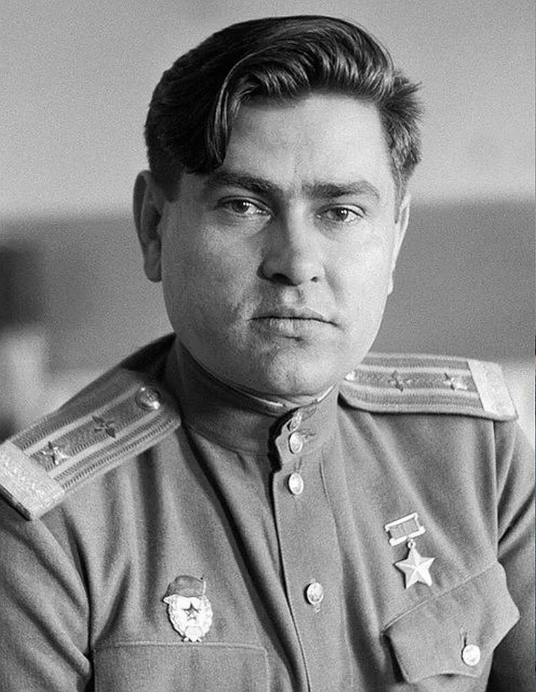 Алексей Маресьев в Куйбышеве: как вернули в строй "настоящего человека"