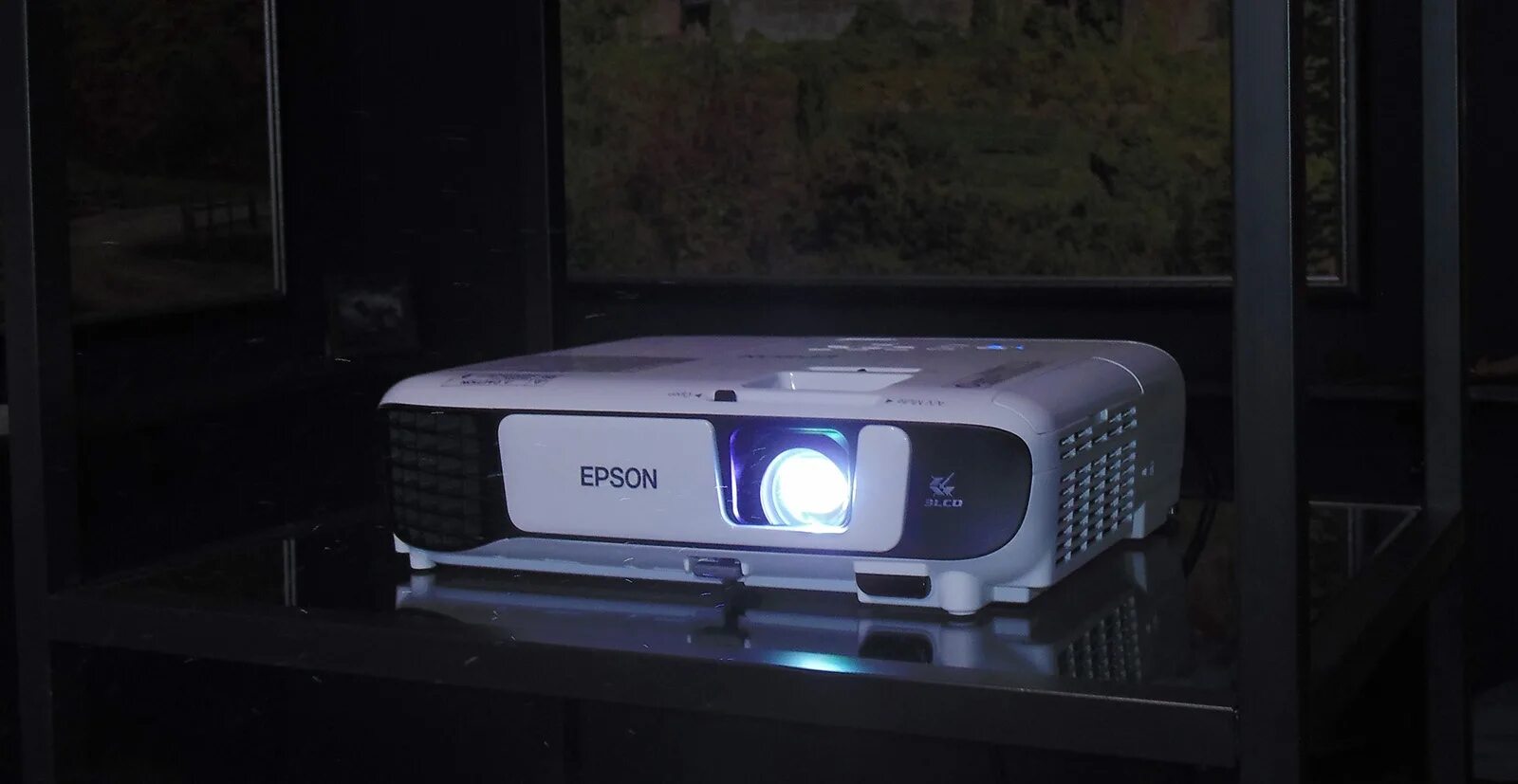 Проектор воронеж. Видеопроектор Epson EB-x41. Проектор Epson x41. Epson Epson EB-x41. Мультимедийный проектор с экраном Epson EB x41.