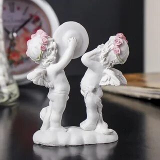 Белые фигурки
