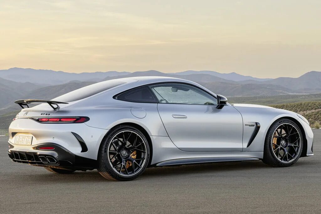 Mercedes benz gt 2023. Amg gt 2 2024. Mercedes amg gt 2024. Mercedes amg gt 63. Новый мерседес amg gt 2023.
