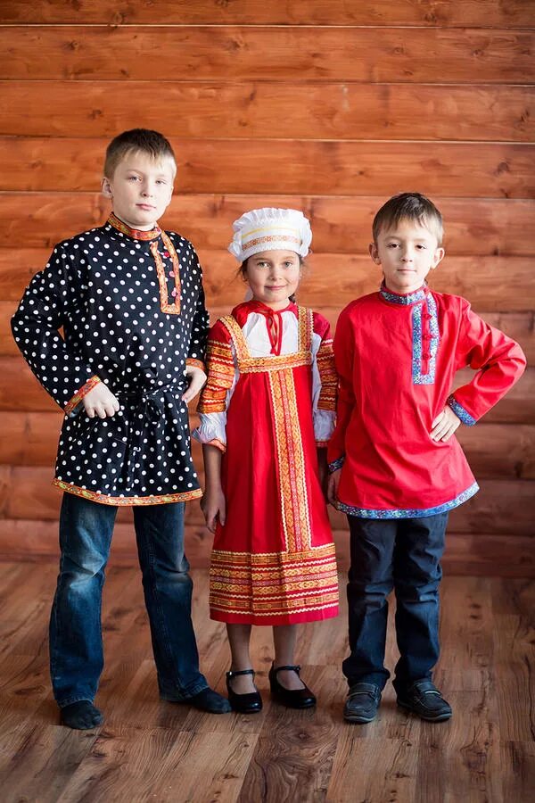 Детская национальная одежда. Русски йнарлдный кгстюм для мальчика. Русский национальный костюм для детей. Дети в национальных костюмах. Русский фольклорный детский костюм.