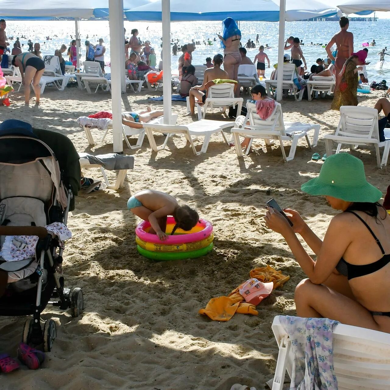 Сочи вода в море. Купание запрещено. Сочи вода в море. 08. Купаться в море.