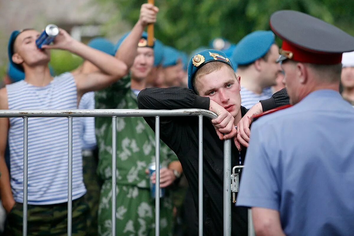Драка началась после слов семантика этюдности в прозе. Драка началась после слов. Все прекрасное началось потом. После 40 жизнь только начинается. Потом начался наш многочасовой тяжелый.