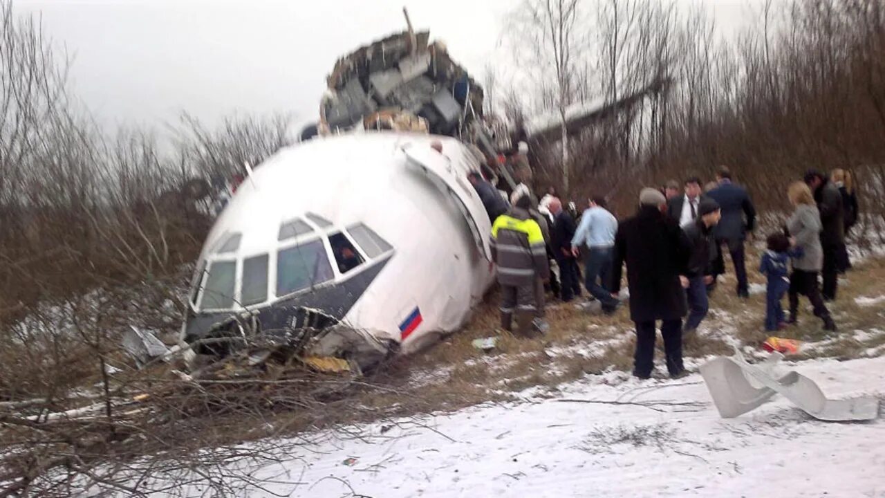 Катастрофа ту-154 в домодедово 2010. Toyota rav 2008. 4 12 2010. 4 12 2010. 11 декабря 2010 года в москве на манежной площади.