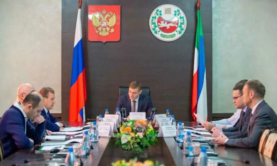 Члены правительства хакасии. Правительство рх заседание. Абакан правительство рх. Дом правительства хакасия. Р19 правительство рх.