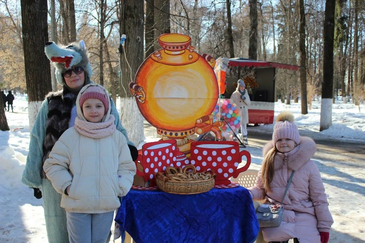 Сжигание масленицы в коломенском. Масленица. Масленица завершилась. Масленица в Коломенском. Масленица в Коломенском 2022.