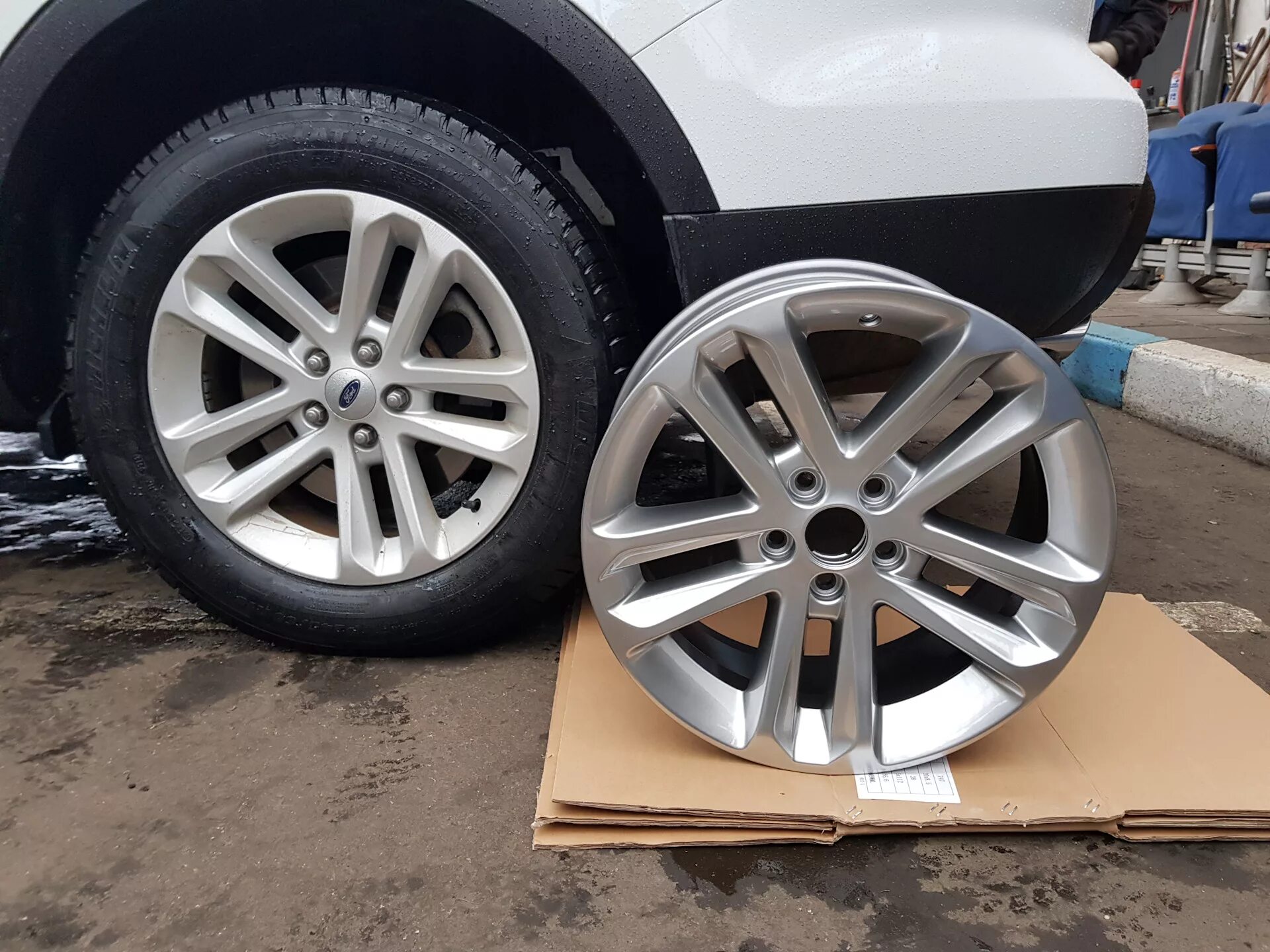 Диски эксплорер. Ford explorer 5 диски. диски форд эксплорер 5. диски форд эксплорер 5 r20 спорт. штатные диски эксплорер 2.