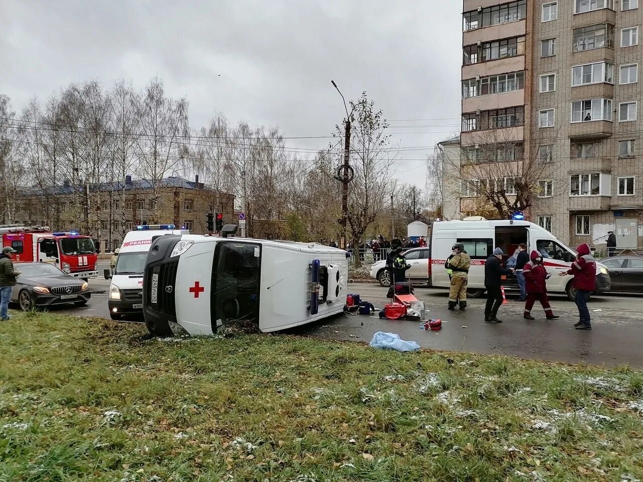 Главное происшествия. Машина авария со скорой помощью.