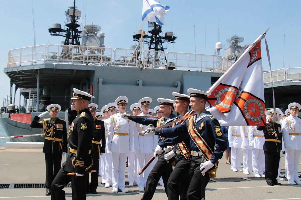 Военное морское образование. Лиина Адмирал командующий ТОФ. Морской флот. Морской флот Владивосток. С днем морского флота.