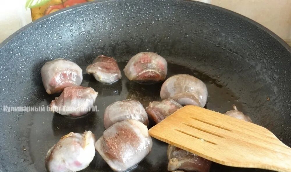 Вареные пупочки куриные. Утиные желудки рецепт. Вареные пупочки куриные. Утиные желудки сколько варить до готовности. Как готовить утку на сковороде.