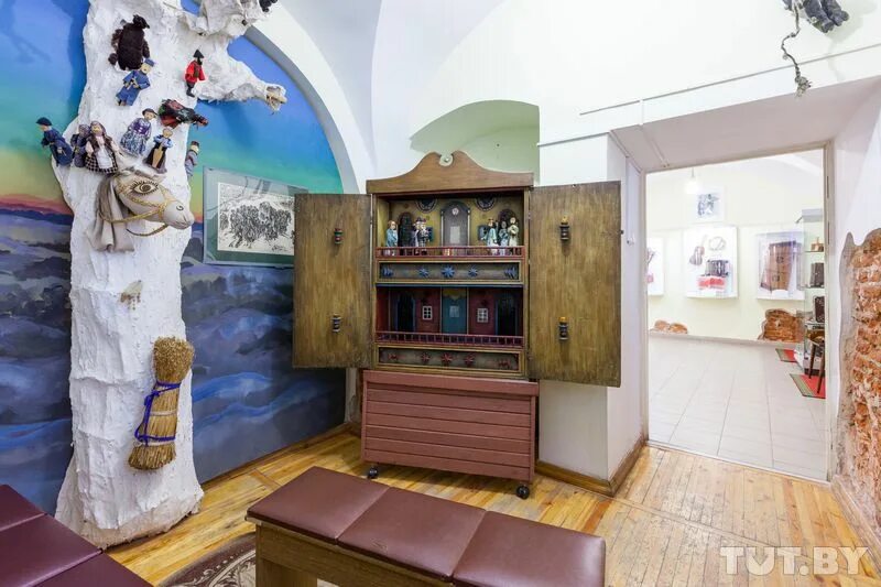 Музыкальный музей республики беларусь. Театральный музыкальный музей минск. Петербург музей театрального и музыкального искусства. Менский музей в миассе. Дом масона псков.