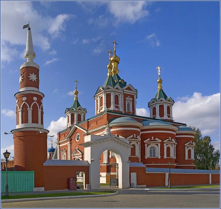 Успенский брусенский монастырь. Брусенский монастырь Коломна. Успенская Церковь Брусенского монастыря в Коломне.