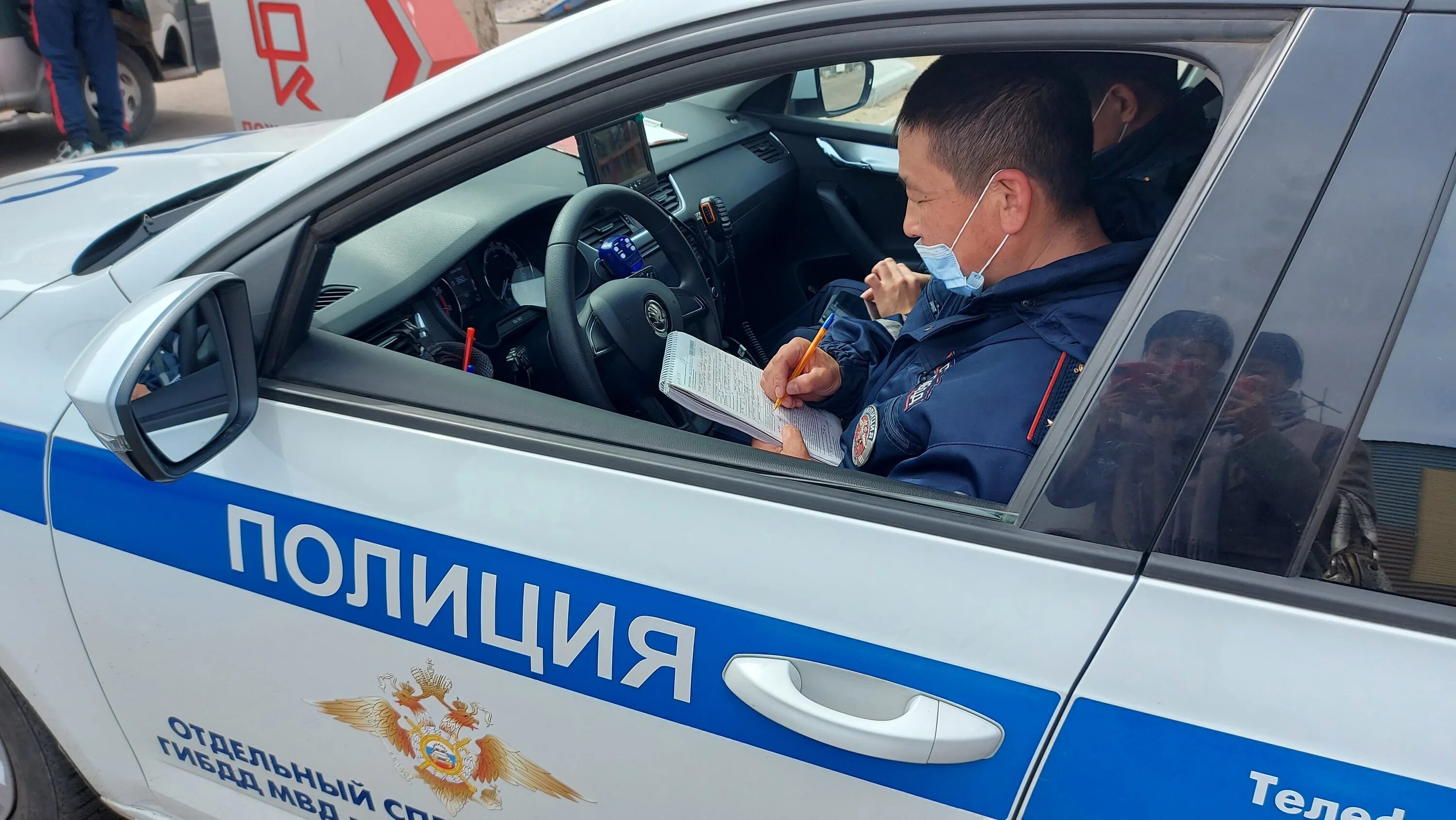 Можно предъявить стс сотруднику