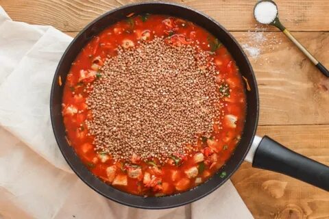 Гречка с томатной пастой