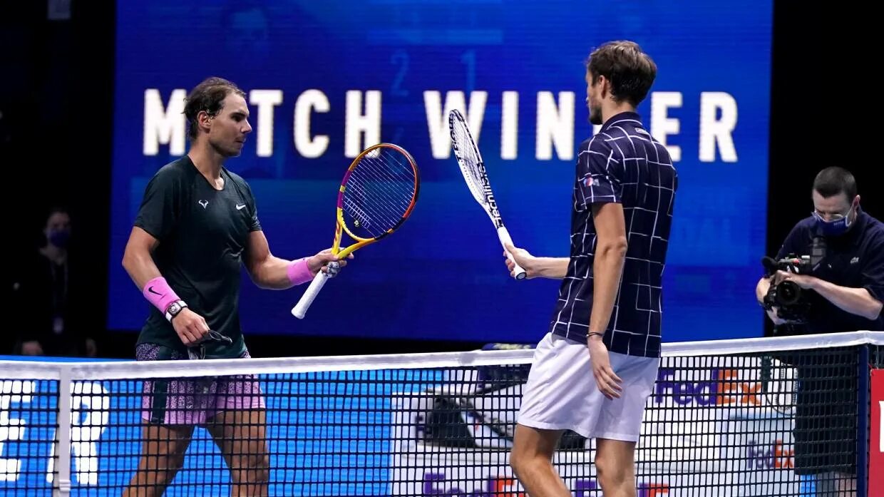 Australian open даниил медведев церемония вручения. Рафаэль надаль австралия опен 2022. Australian open 2022 финал мужчины. Australian open. Надаль медведев 2022.