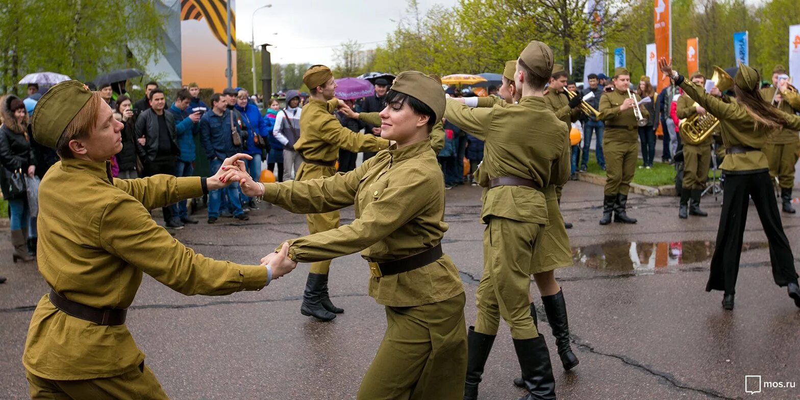 Парк 9 мая. Флешмоб 9 мая день Победы. Праздник в парке Победы. Флешмоб ко Дню Победы. Новости дня победы