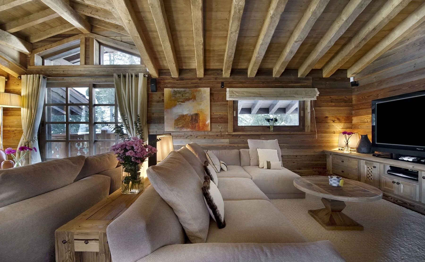 Стили интерьера деревянного дома. Шале Chalet papillon Courchevel. Кело Шале интерьер. Шале интерьер Куршавель. Норвежская дача Хитта интерьер.