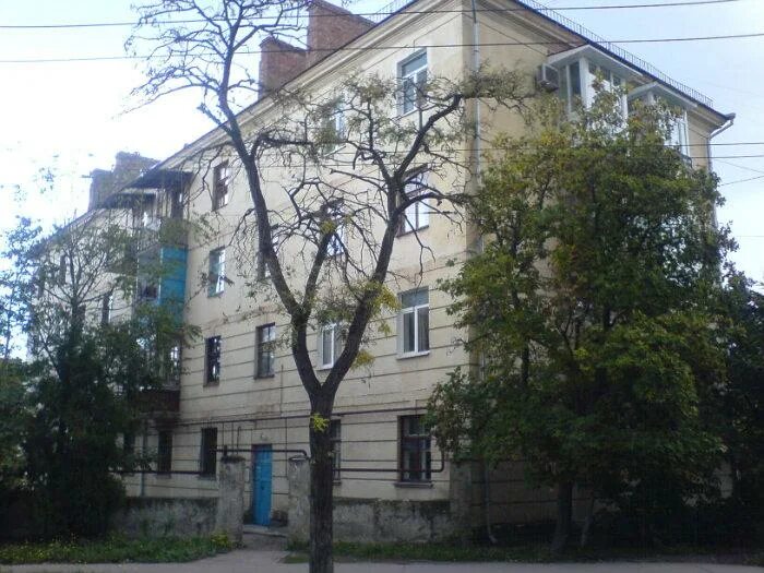 Тц севастополь саранск магазины. Севастополь, улица большая морская, 24. Севастопольская 7 саранск. Ул севастопольская 7 1. Магазин постоянных распродаж лого.