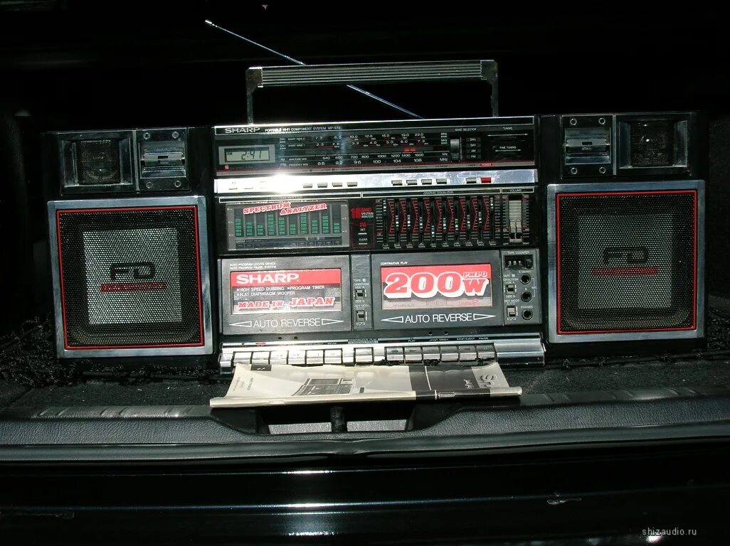 Sharp wq-562. Двухкассетник шарп 80-х. Шарп 9292 магнитола. Магнитофон шарп 80-х в фильме курьер. Двухкассетный магнитофон sharp.