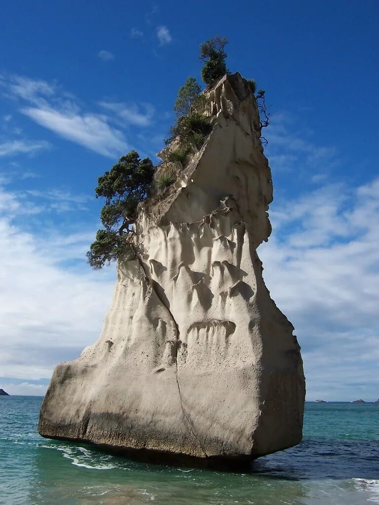 Каменные горы краснодарский край. Отвесные скалы португалия. Хийтольские скалы ладога. Обрести скала. Скалистый утес камень.