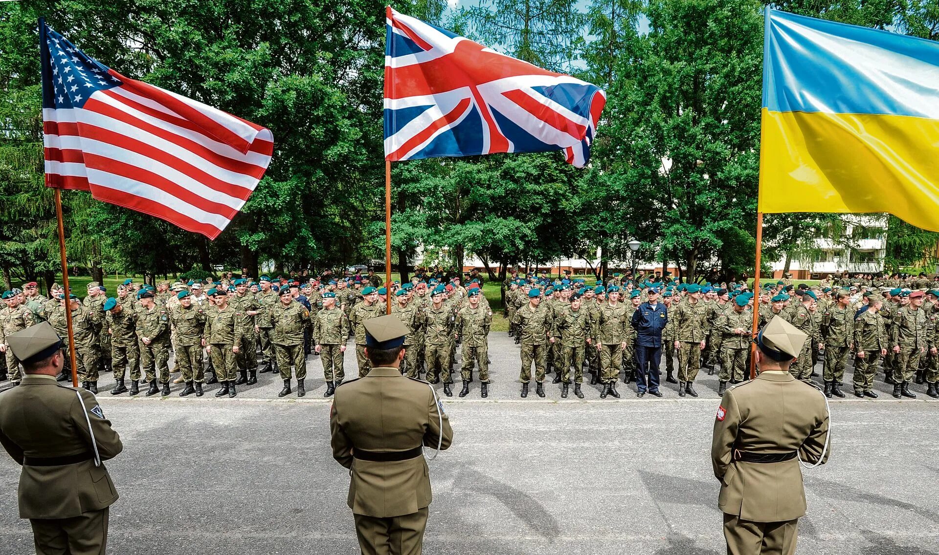 Войска НАТО на Украине. Американские войска на Украине. Парад НАТО. Американцы на Украине. Нато может ввести войска на украину