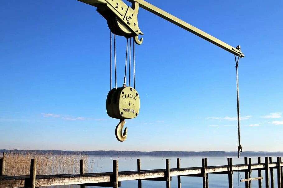 Гак башенного крана. Двухроговый крюк. Крюк башенного крана. Крюковая обойма 5т дэк-251. Крюк автокрана.