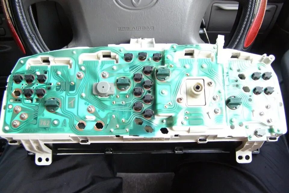 Toyota opa панель приборов. Замена лампочек в приборной панели тойота. Замена лампочек в приборной панели тойота. Панель приборов тойота спринтер ае110. Замена лампочек в приборной панели тойота.