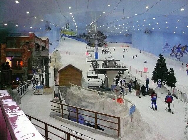 Дубай горнолыжный. Ski Dubai Дубай. Горнолыжный комплекс Ski Dubai. Дубай Молл горнолыжка. Дубай снежный комплекс Ski Dubai.