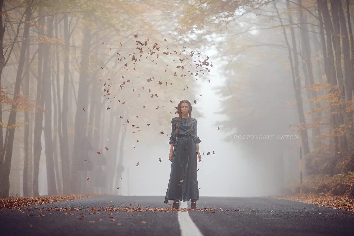 Человек из тумана. Силуэт солдата в тумане. Девушка туман осень. Вышедший из тумана 3. Вышедший из тумана 3.