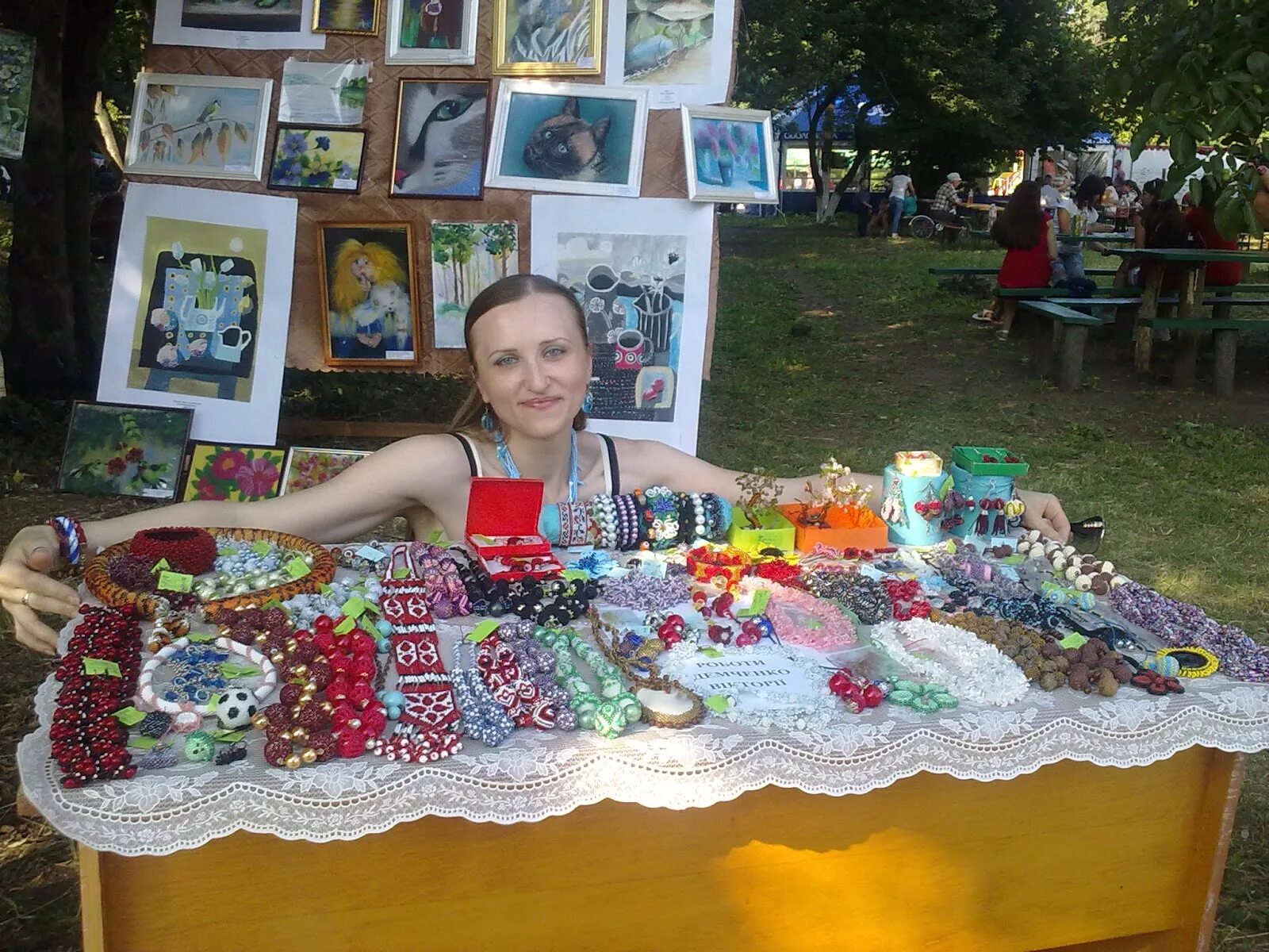 идеи для творчества. лоскутки ткани нитки ножницы. хобби поделки. творческий человек. увлечение поделки.