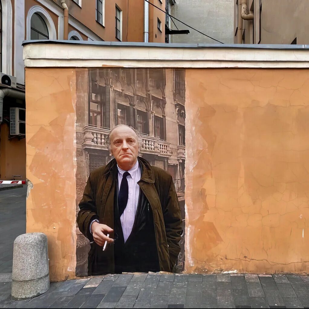 Граффити бродского в питере закрасили. Места бродского. Музей иосифа бродского в доме мурузи. Граффити бродского в питере. Бродский мать эстетика этики бродский.