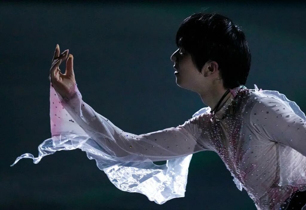 Юдзуру ханю лучшее выступление. Yuzuru hanyu. юдзуру ханю с фанатами. yuzuru hanyu jump. amazing art color yuzuru hanyu.